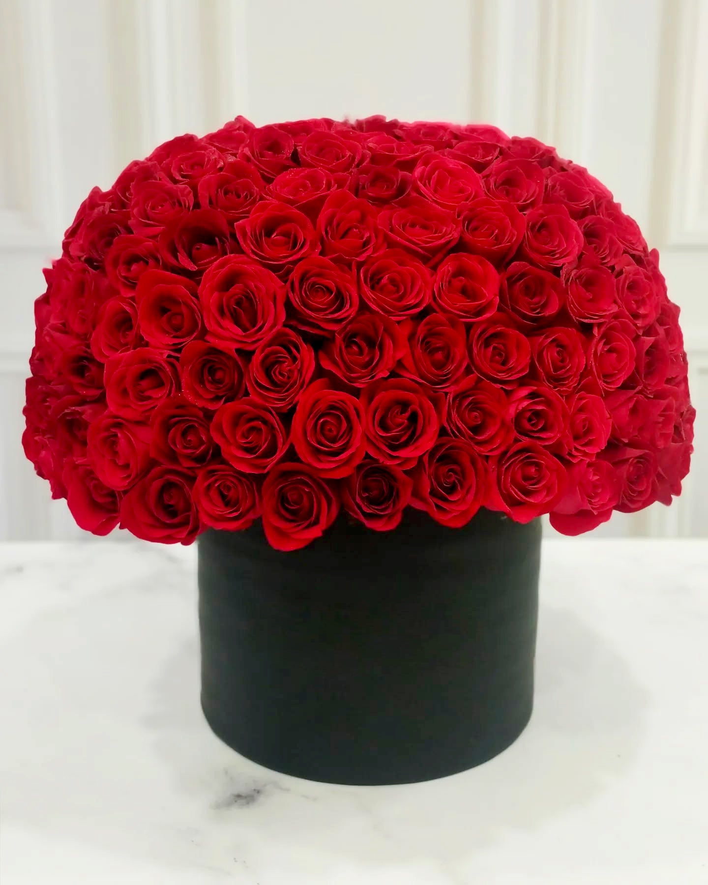 Grand Red Roses Box